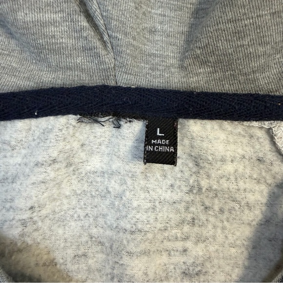 New England Patriots Hoodie Woman’s Large Gray Pullover Hooded Sweatshirt NFL - Picture 4 of 6